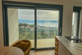 OPATIJA, IKA - prekrasan stan u novogradnji 105m2 + 57m2 krovna terasa 77m2, panoramski pogled na more, Opatija - Okolica, Flat