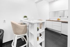 Rijeka, Centar studio 31,45 m2  uređen i namješten, Rijeka, شقة