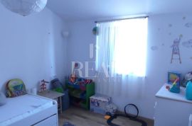 CRES-BLIZINA CENTRA MJESTA, 2S+DB OD 72 m2, SPREMIŠTE, PARKIRNO MJESTO, Cres, Appartement