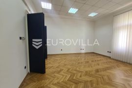 Zagreb Zrinjevac poslovni prostor 88 m2, top lokacija, Zagreb, Коммерческая недвижимость