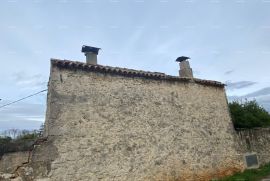 Kuća Prodaja dvojne kuće sa pomoćnim objektom (manja kuća) i zemljištem, Pula!, Pula, Σπίτι