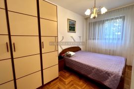 ZAGREB - DUBRAVA / GRANEŠINA - DIVNA KUĆA SA 3 STANA!, Gornja Dubrava, House