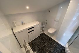 RIJEKA, KRALJEVICA - stan 105 m2 s pogledom na more, okućnicom i privatnim parkingom u dvorištu, Kraljevica, Apartamento