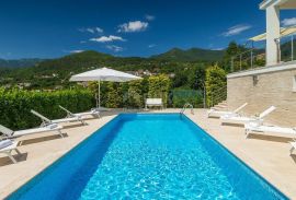 OPATIJA - prekrasna vila s bazenom za dugoročni najam, panoramski pogled na more i okružena zelenilom, Opatija - Okolica, Famiglia