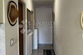 Lijep stan u Rapcu s terasom!, Labin, Apartamento