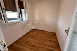 Trg I. Kukuljevića (Špansko) 2soban stan (40m2), Stenjevec, Flat