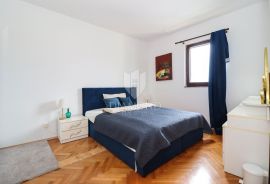 Prilika! Stan u Rovinju s dvije spavaće sobe i dvije terase!, Rovinj, Appartement