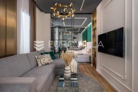 Rijeka, Centar, novouređen luksuzan stan NKP 105 m2 s tri apartmana, Rijeka, Apartamento