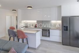 Osijek, Centar, novogradnja, novoopremljen i useljiv stan, 107 m2, Osijek, Flat