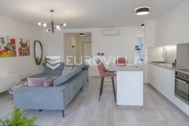 Osijek, Centar, novogradnja, novoopremljen i useljiv stan, 107 m2, Osijek, Flat