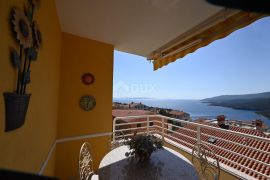 ISTRA, RABAC Maksimalni komfor s panoramskim pogledom na more i garažom!, Labin, Apartamento