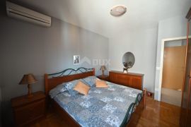 ISTRA, RABAC Maksimalni komfor s panoramskim pogledom na more i garažom!, Labin, Apartamento