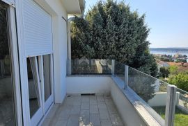 OTOK RAB, BANJOL - Dvoetažni stan s garažom 200m od mora, Rab, Apartamento