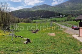 BUŽIM ( Gospić ) - obiteljska kuća, dvorišna zgrada, garaža, okućnica, Gospić - Okolica, Haus