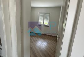 Medulin, NOVOGRADNJA/USELJIVO, stan na I. katu, vrt+parking+garaža, Medulin, Apartamento