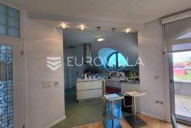 Varaždin, Banfica, luksuzno opremljen četverosoban penthouse, 182 m2 NKP, Varaždin, Appartamento