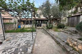 Istra, Rovinjsko Selo - kamena kuća 140 m2 i okućnica 235 m2, Rovinj, بيت