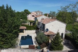 Fantastična vila namještena u istarskom stilu u okolici Poreča, Poreč, Maison