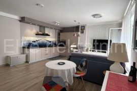 ISTRA, PULA - Prodaja atraktivnog jednosobnog stana u novogradnji sa prostranom terasom + parking !, Pula, Διαμέρισμα