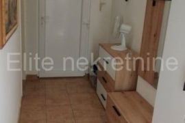 Pula - Stoja, odličan stan, visoko prizemlje, 55m2!, Pula, Appartment