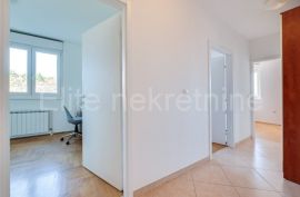 Podmurvice - prodaja stana, 95,54 m2, balkon, parking!, Rijeka, Wohnung
