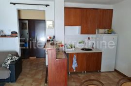 Klenovica - prodaja stana, 60 m2, terasa!, Novi Vinodolski, Apartamento