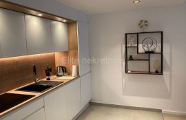 Kantrida - najam stana, 95m2, balkon, parking!, Rijeka, شقة