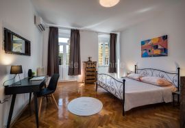 Centar - najam uređenog trosobnog stana, 96 m2, Rijeka, Flat