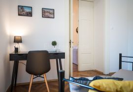 Centar - najam uređenog trosobnog stana, 96 m2, Rijeka, Appartamento