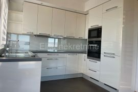 Lovran - prodaja stana 92,69 m2 4S+DB, Lovran, Kвартира