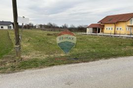 Građ.zemljište 2228m2, Oroslavje, odlična lokacija, Oroslavje, Land