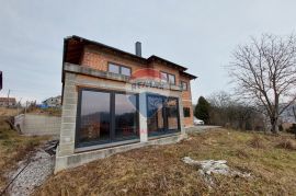 KUĆA 363m2 na odličnoj mirnoj lokaciji, Radoboj, Radoboj, Famiglia