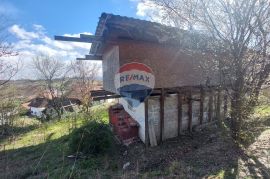 KUĆA NA GRAĐEVNOM ZEMLJIŠTU OD 464m2 ZA RENOVACIJU, Zabok, Maison