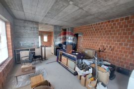 POSLOVNI PROSTOR 80,92m2, OROSLAVJE, PRODAJA, Oroslavje, Commercial property