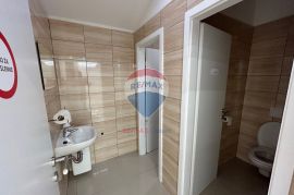 Poslovni prostor 240m2,prizemlje-Zivtov trg-ZABOK, Zabok, العقارات التجارية