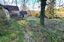 STARIJA KUĆA+POMOĆNI OBJEKAT -RADOBOJ, Radoboj, Casa