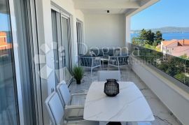 BIBINJE - POTPUNO OPREMLJEN PENTHOUSE S BAZENOM NA KROVNOJ TERASI, Bibinje, Διαμέρισμα