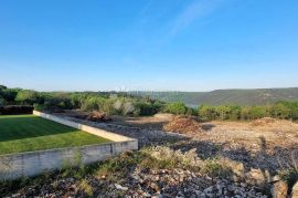 GRAĐEVINSKO ZEMLJIŠTE S POGLEDOM NA MORE, MIRNA LOKACIJA, okolica Labina, Labin, Land