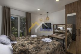 OPATIJA, MOŠĆENIČKA DRAGA – dvije nove vile s bazenom, 410m2 + 225m2 s vrtom, namještajem i wellnessom, Mošćenička Draga, House