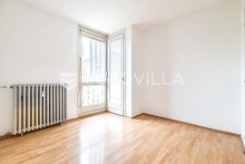 Zagreb, Stenjevec, trosoban stan za adaptaciju 70 m2, Zagreb, Flat