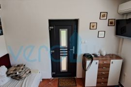 Uvala Soline, otok Krk, stan 31 m2, prizemlje, terasa, prodaja, Dobrinj, Flat