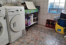 ISTRA, PULA - Apartmanska kuća s bazenom, Pula, Famiglia