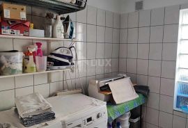 ISTRA, PULA - Apartmanska kuća s bazenom, Pula, Дом