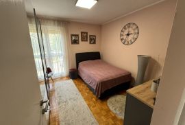 Trosoban stan na prodaju, Pula, Istra, Pula, Apartamento