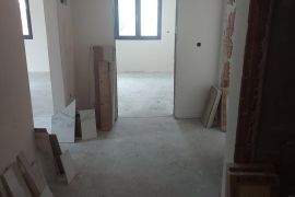 Kvalitetan troiposoban stan kod Doma zdravlja sa PDV-om ID#3395, Niš-Mediana, Appartment