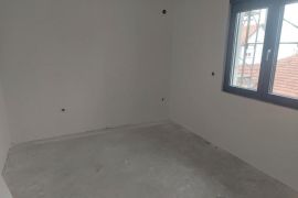 Kvalitetan troiposoban stan kod Doma zdravlja sa PDV-om ID#3395, Niš-Mediana, Appartment