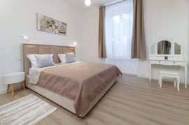 OPATIJA prekrasan stan u vili prvi red uz more !, Opatija, Appartment