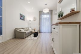 OPATIJA prekrasan stan u vili prvi red uz more !, Opatija, Apartamento