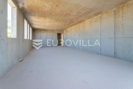 Podstrana, poslovni prostor na prvom katu novogradnje NKP 54 m2, Podstrana, Commercial property