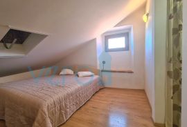 Rijeka, Strogi centar, Predivan potkrovni stan 102 m2, 2S+DB, 3. kat s pogledom na Korzo, najam, Rijeka, Stan